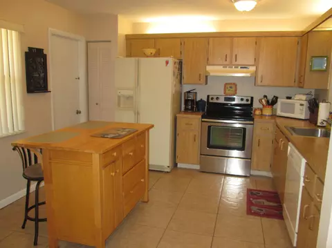 187 Raintree, Jupiter, FL 33458 photo 6