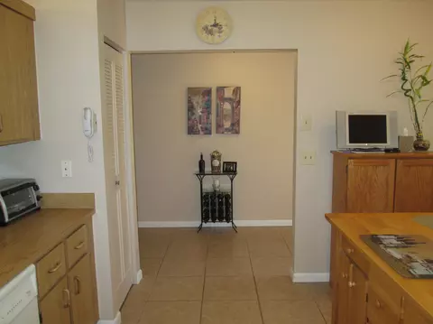187 Raintree, Jupiter, FL 33458 photo 7
