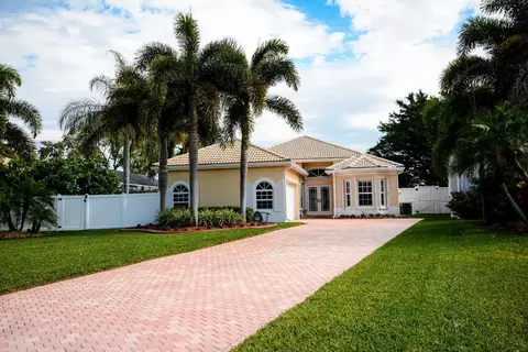 7568 Eagle Point Dr, Delray Beach, FL 33446 photo 1