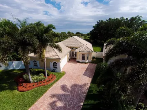 7568 Eagle Point Dr, Delray Beach, FL 33446 photo 4
