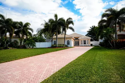 7568 Eagle Point Dr, Delray Beach, FL 33446 photo 3