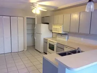 303 Maplecrest Cir, Jupiter, FL 33458 photo 8