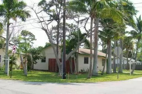 307 Hugh St, Jupiter, FL 33458 photo 2