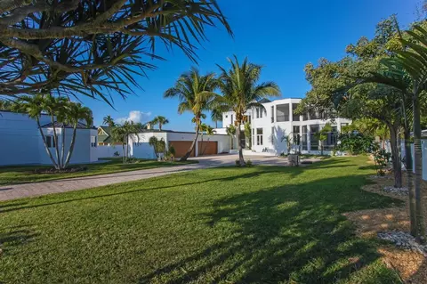 18882 Point Dr, Jupiter, FL 33469 photo 5