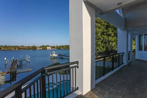 18882 Point Dr, Jupiter, FL 33469 photo 25