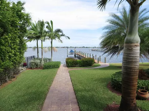 705 SE Riverside Dr, Stuart, FL 34994 photo 6