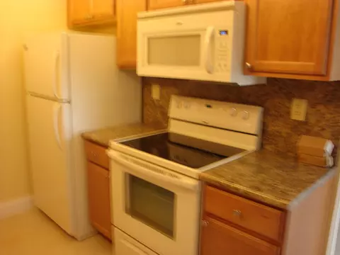 1006 Cornwall A, Boca Raton, FL 33434 photo 6