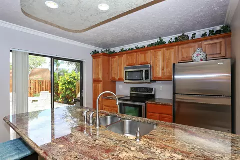2511 25th Ct, Jupiter, FL 33477 photo 2