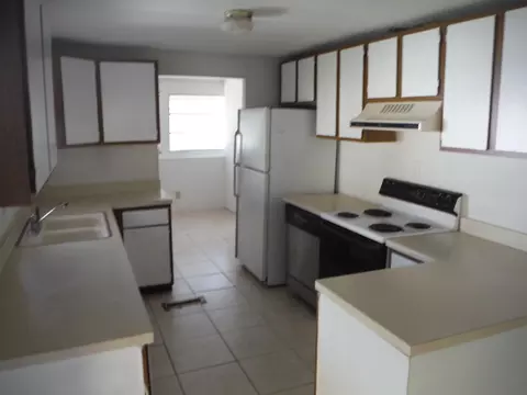 172 SE Riverbend St, Stuart, FL 34997 photo 8
