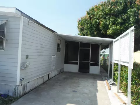 172 SE Riverbend St, Stuart, FL 34997 photo 4