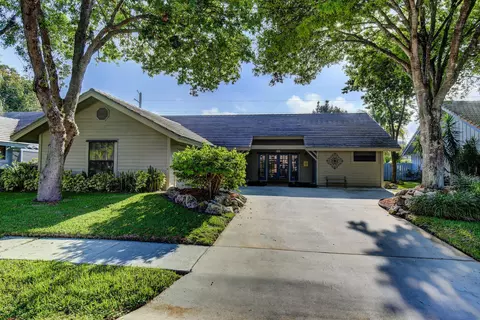 102 Timber Ln, Jupiter, FL 33458 photo 2