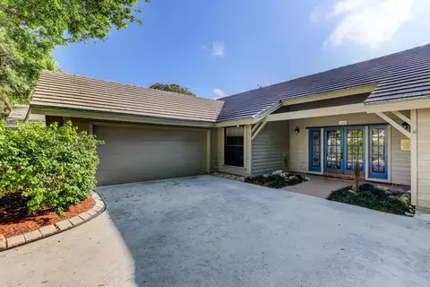 102 Timber Ln, Jupiter, FL 33458 photo 1