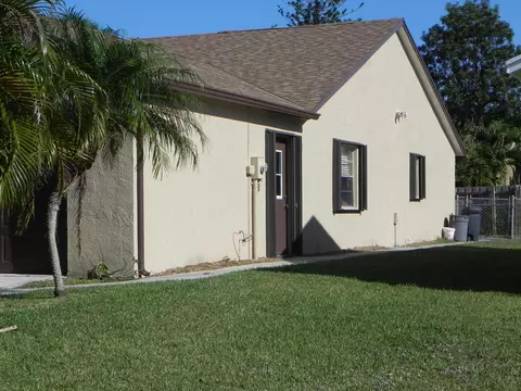 133 Banyan Cir, Jupiter, FL 33458 photo 2