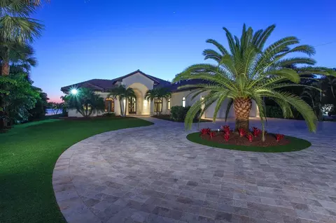 202 W Riverside Dr, Jupiter, FL 33469 photo 1