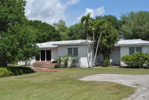 31 E Corkscrew Blvd, Lake Harbor, FL 33459 photo 1