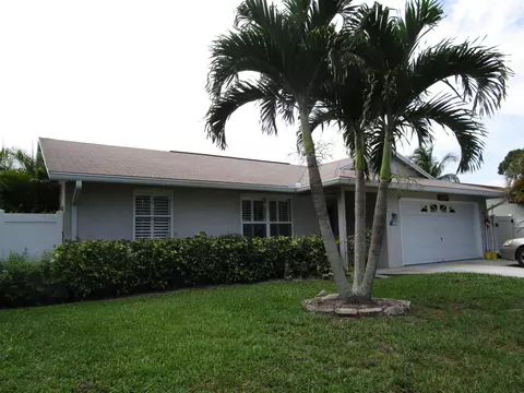1882 SE Jackson St, Stuart, FL 34997 photo 1