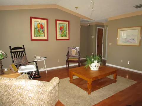 1882 SE Jackson St, Stuart, FL 34997 photo 2