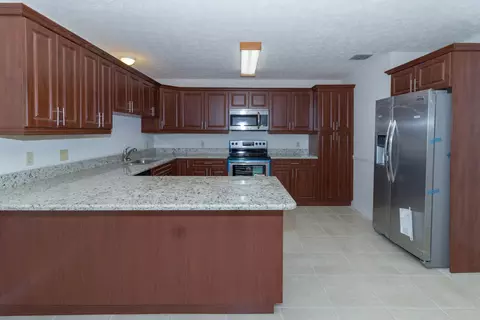3019 SE Cypress St, Stuart, FL 34997 photo 2