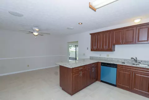 3019 SE Cypress St, Stuart, FL 34997 photo 9