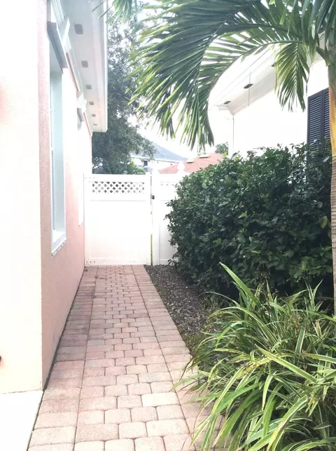 173 Paradise Cir, Jupiter, FL 33458 photo 13