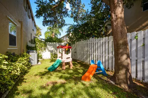 318 Oak Leaf Ter, Jupiter, FL 33458 photo 21