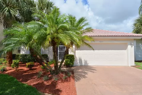 7217 SE Magellan Ln, Stuart, FL 34997 photo 2