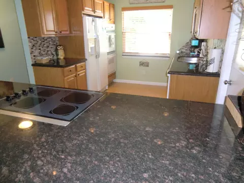 2349 SE Madison St, Stuart, FL 34997 photo 9