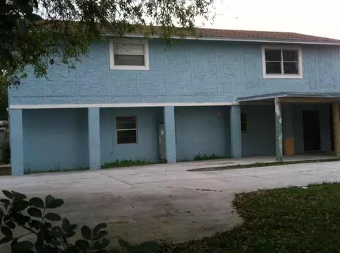 1761 NE 3rd St, Okeechobee, FL 34972 photo 2