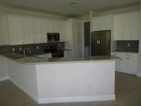 299 SW Cocoloba Way, Stuart, FL 34997 photo 2