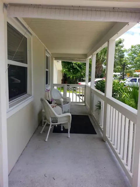 126 5th St, Jupiter, FL 33458 photo 2