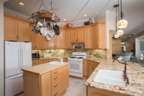 1051 SE Riverside Dr, Stuart, FL 34996 photo 10