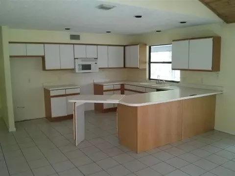 7600 SW Parkway Dr, Stuart, FL 34997 photo 6