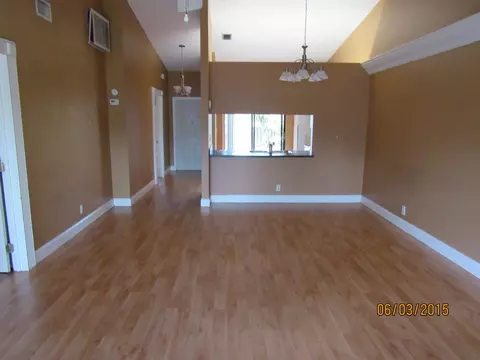 1004 E Lakes Dr, Pompano Beach, FL 33064 photo 4