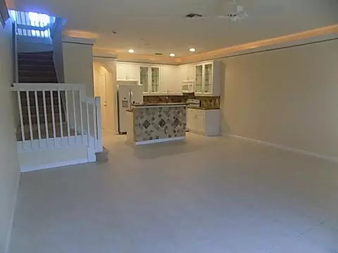 504 SE Bloxham Way, Stuart, FL 34997 photo 3