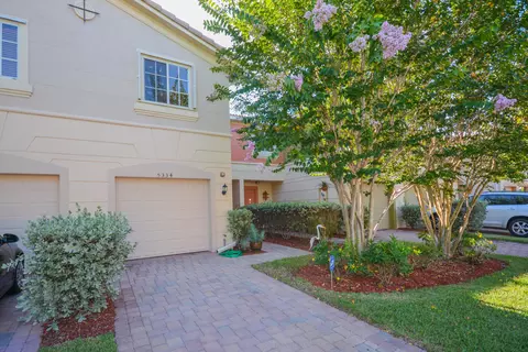 5334 SE Mitchell Ln, Stuart, FL 34997 photo 2