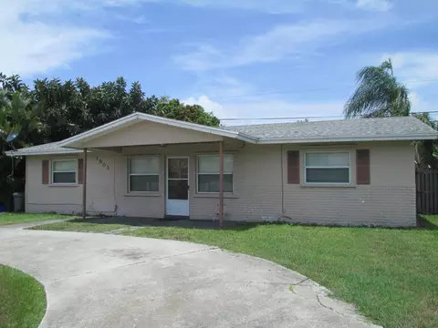 1903 SE Washington St SE, Stuart, FL 34997 photo 1