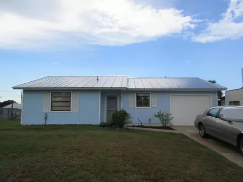 2577 SE Harrison St SE, Stuart, FL 34997 photo 1