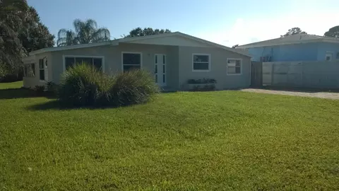 2812 SE Hibiscus St, Stuart, FL 34997 photo 1