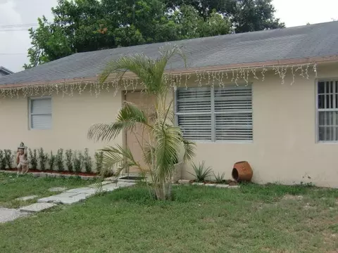 701 Northview Dr, Jupiter, FL 33458 photo 2