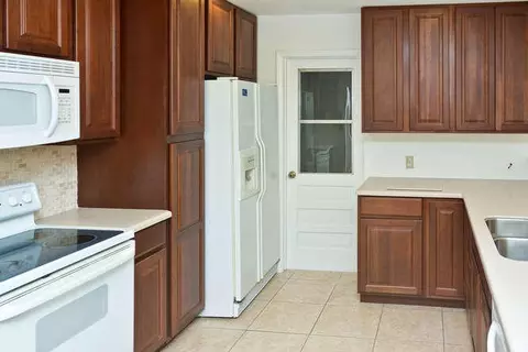 5575 SE Matousek St, Stuart, FL 34997 photo 3