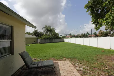 113 Arrowhead Cir, Jupiter, FL 33458 photo 10