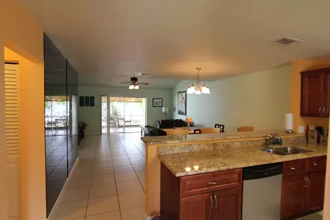 113 Arrowhead Cir, Jupiter, FL 33458 photo 3