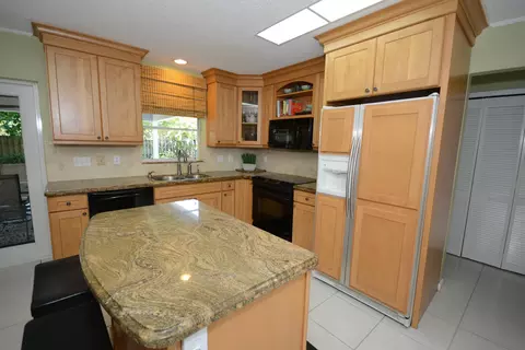 147 Cypress Cv, Jupiter, FL 33458 photo 11