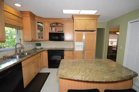 147 Cypress Cv, Jupiter, FL 33458 photo 10