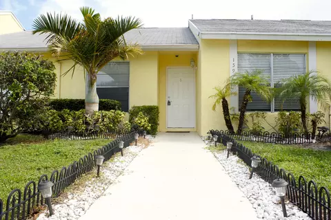 159 Deerfield Dr, Jupiter, FL 33458 photo 2