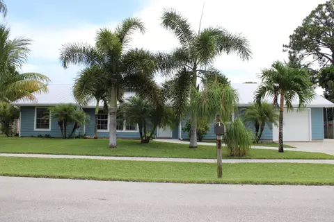 711 Warren Dr, Jupiter, FL 33458 photo 1