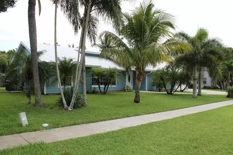 711 Warren Dr, Jupiter, FL 33458 photo 5