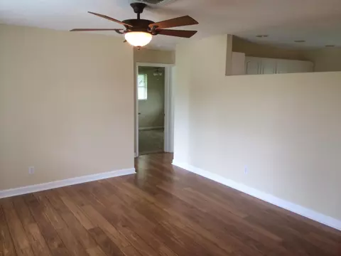 2530 SE Madison St, Stuart, FL 34997 photo 3