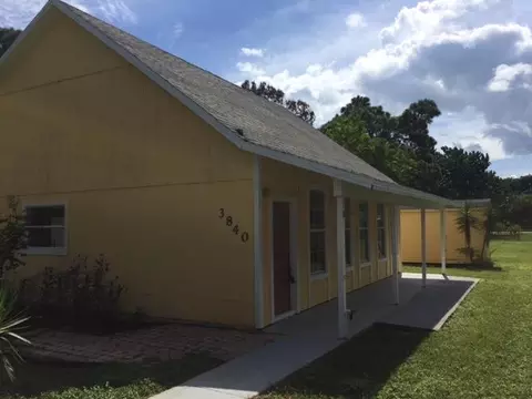 3840 SE Lee St, Stuart, FL 34997 photo 2