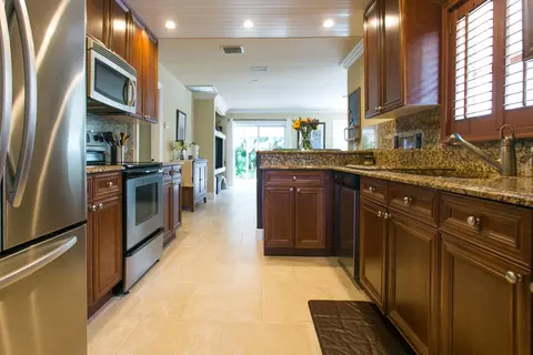 5446 SE Orange St, Stuart, FL 34997 photo 4